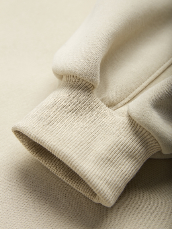 Einfarbiger, mit Label verzierter, übergroßer Kapuzenpullover-5